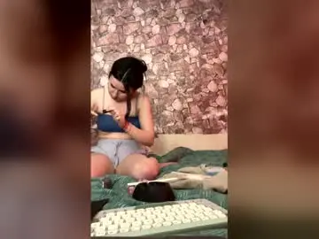 Chaturbate Live Sex Cam of almahhjade