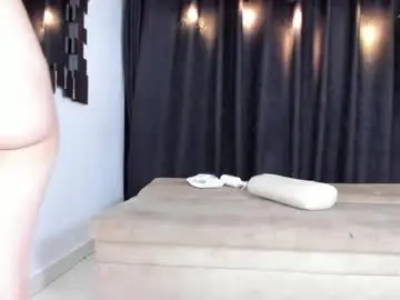 Chaturbate Live Sex Cam of golden_girl_house