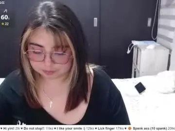 Chaturbate Live Sex Cam of yini_angel07
