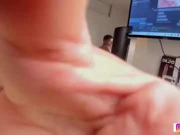 Chaturbate Sex Cam of _e_m_m_a_1