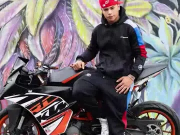 Chaturbate Best live sex cam show of santiagoreyesft