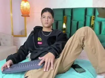 Chaturbate Watch Live Sex Cams of levy_steve