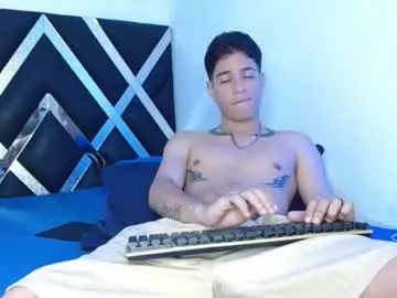 Chaturbate Live Sex Cam of levy_steve
