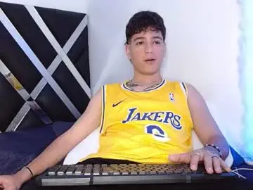 Chaturbate Live Sex Cam of levy_steve