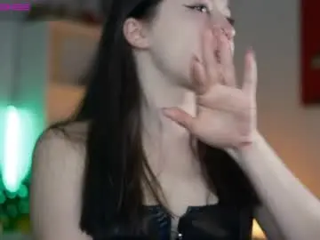 Chaturbate Live Sex Cam of maddi_s_here