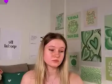 Chaturbate Best live sex cam show of emilyhewell