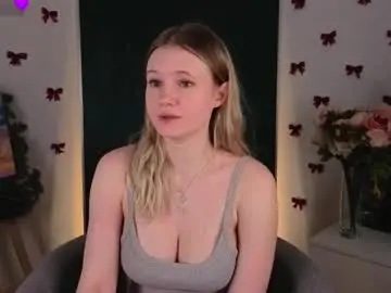 Chaturbate Free Porn Cam of emilyhewell