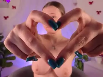 Chaturbate Free Live Porn of emilyhewell