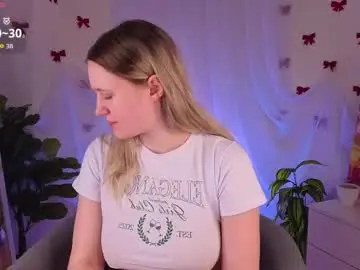 Chaturbate Live Sex Cam of emilyhewell