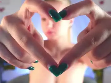 Chaturbate Live Sex of emilyhewell