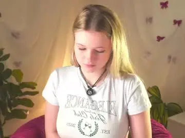 Chaturbate Best live sex cam show of emilyhewell