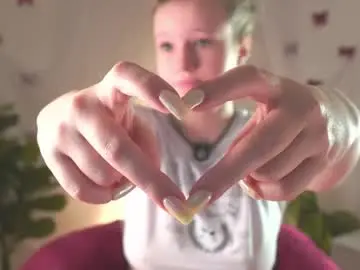 Chaturbate Watch Live Sex Cams of emilyhewell