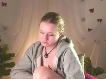 Chaturbate Adult Video Chat of emilyhewell