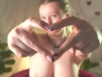 Chaturbate Free Porn Cam of emilyhewell