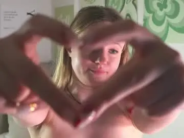 Chaturbate Sex Cam of emilyhewell