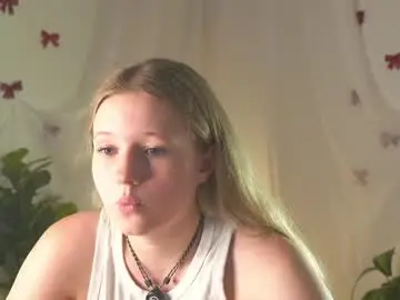 Chaturbate Sex Chat of emilyhewell