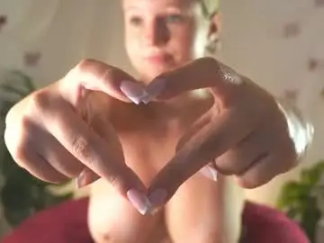 Chaturbate Best live sex cam show of emilyhewell