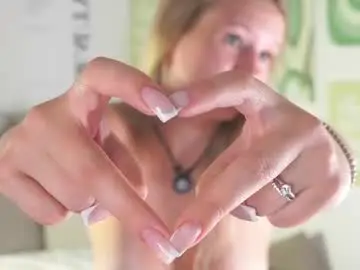 Chaturbate Live Sex of emilyhewell