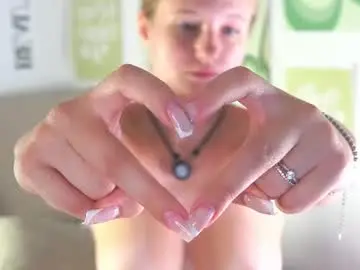 Chaturbate Watch Live Sex Cams of emilyhewell