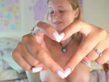 Chaturbate Live Porn of emilyhewell