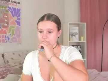 Chaturbate Live Sex Cam of emilyhewell