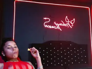 Chaturbate Best live sex cam show of noha_thomson