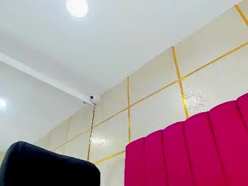 Chaturbate Live Sex Cam of rouss_w