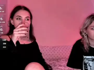 Chaturbate Live Sex Cam of alexxmichaell