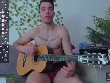 Chaturbate Live Sex Cam of bravo_maestro