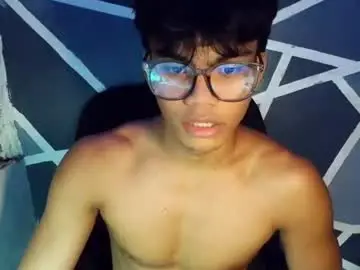 Chaturbate Free Live Porn of yourboycumrain