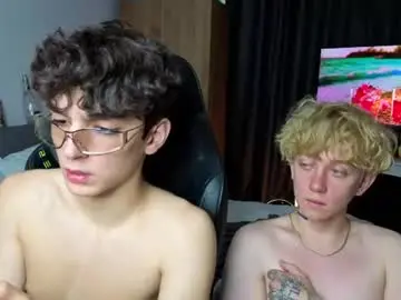 Chaturbate Private Sex Chat of em_chipsi