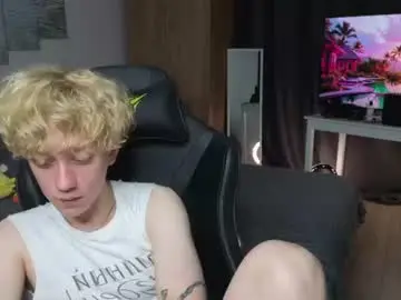 Chaturbate Live Sex Cam of em_chipsi