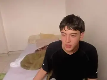 Chaturbate Live Sex Cam of picaszomilos350