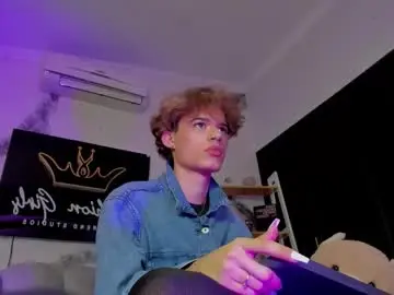 Chaturbate Sex Cam of angeldoll_1