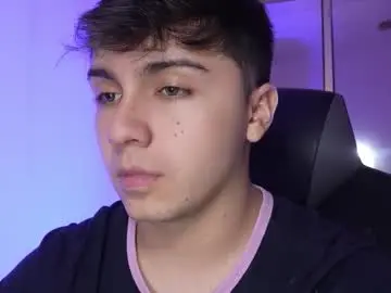 Chaturbate Free Live Porn of aron__cooper