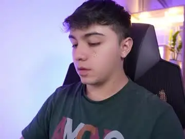 Chaturbate Sex Chat of aron__cooper