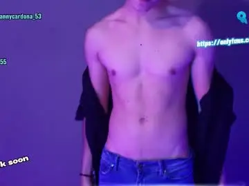 Chaturbate Nude Webcam of aron__cooper