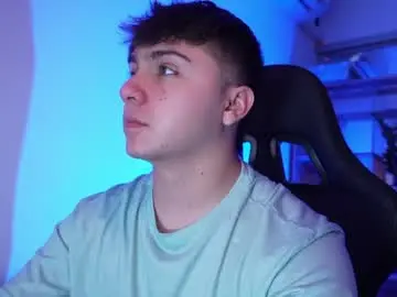 Chaturbate Free Live Porn of aron__cooper