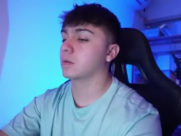 Chaturbate Free Live Porn of aron__cooper