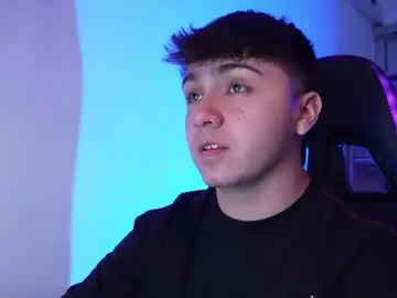 Chaturbate Free Porn Cam of aron__cooper