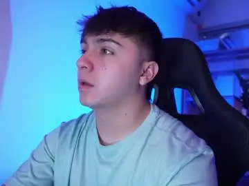 Chaturbate Live Sex Cam of aron__cooper