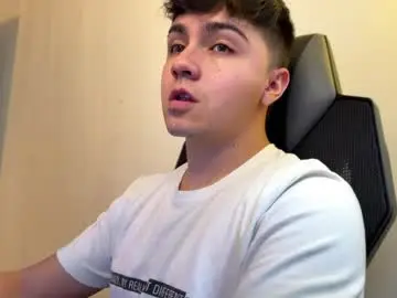 Chaturbate Free Live Porn of aron__cooper