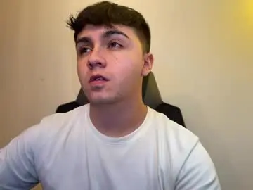 Chaturbate Live Sex Cam of aron__cooper