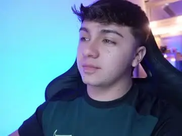 Chaturbate Free Porn Cam of aron__cooper
