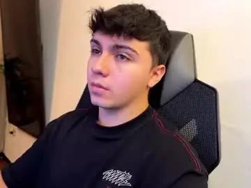 Chaturbate Free Porn Cam of aron__cooper