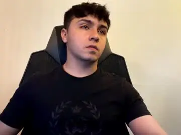 Chaturbate Free Porn Cam of aron__cooper