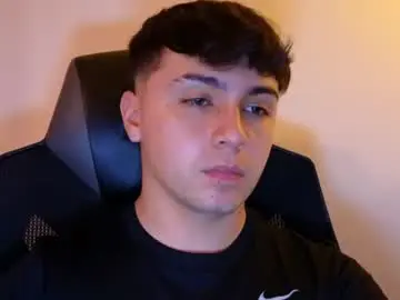 Chaturbate Watch Live Sex Cams of aron__cooper