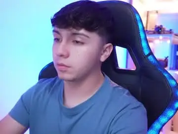Chaturbate Live Sex Cam of aron__cooper