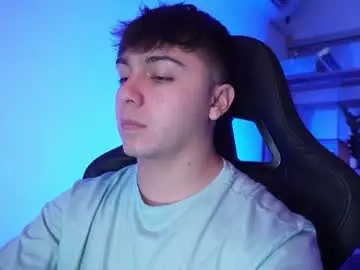 Chaturbate Live Sex Cam of aron__cooper