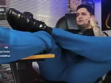 Chaturbate Live Sex Cam of nicolass_fellener